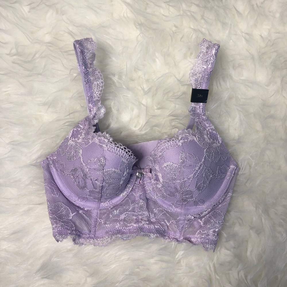 Victoria’s Secret bra in Lilac w/ Silver - 32B